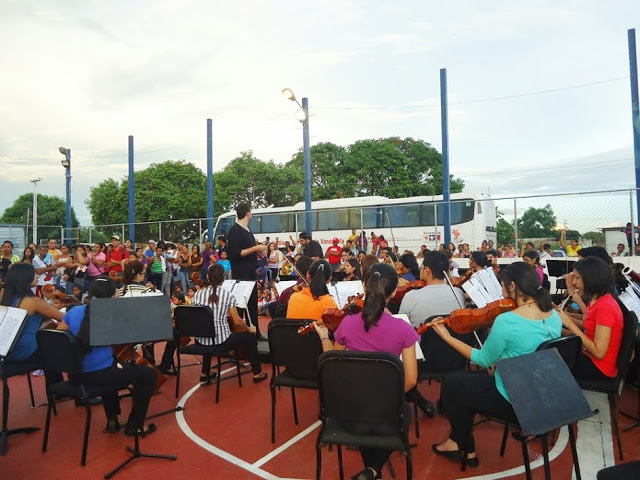 Orquestas Sinfónica y Juvenil de Guárico tocaron la pieza “Venezuela” para los niños asistentes