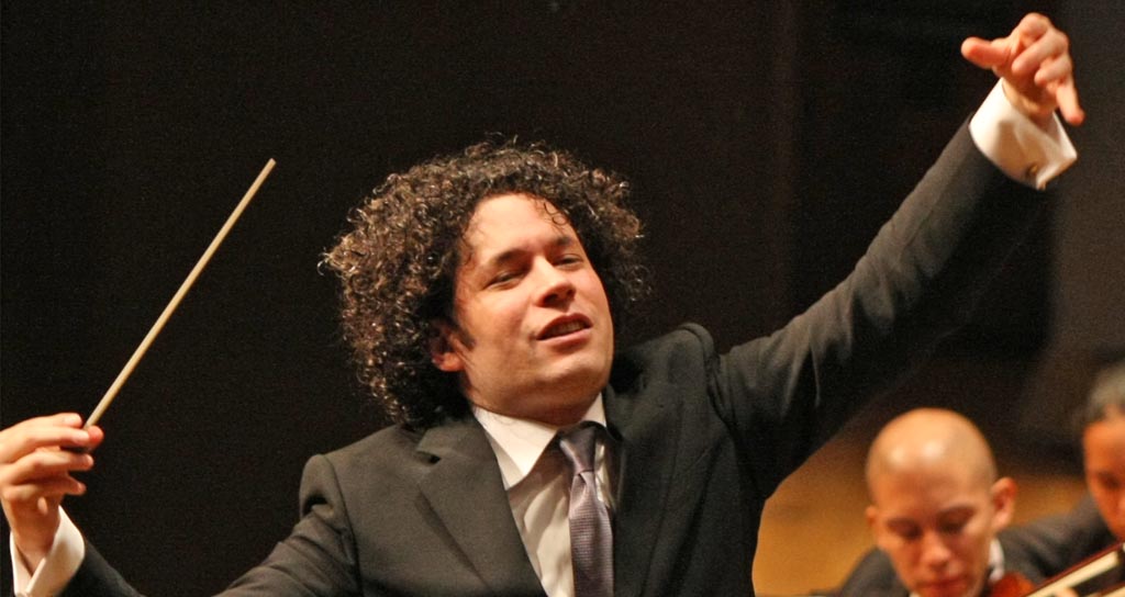 Gustavo Dudamel Sustituirá Temporalmente A Simon Rattle
