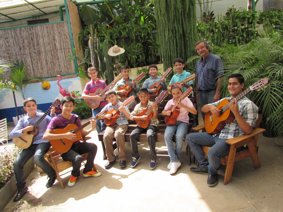 La Labor De Padre E Hijo Ha Conquistado A Miles Para La Música En Táchira