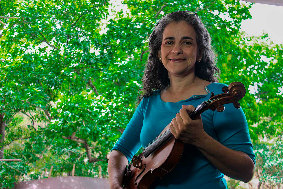 Yda Palavecino Aporta Su Calidad Humana A La Música Y La Educación