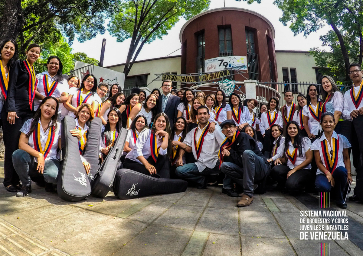Encuentro En La Unidad Educativa Nacional “Experimental Venezuela” Tuvo Al Cuatro Como Protagonista