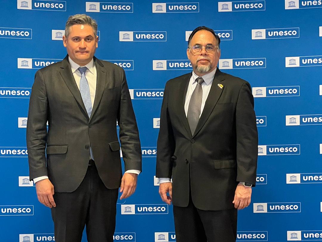 Eduardo Méndez, Director Ejecutivo De El Sistema Y Rodulfo Pérez Embajador De Vzla Ante La Unesco