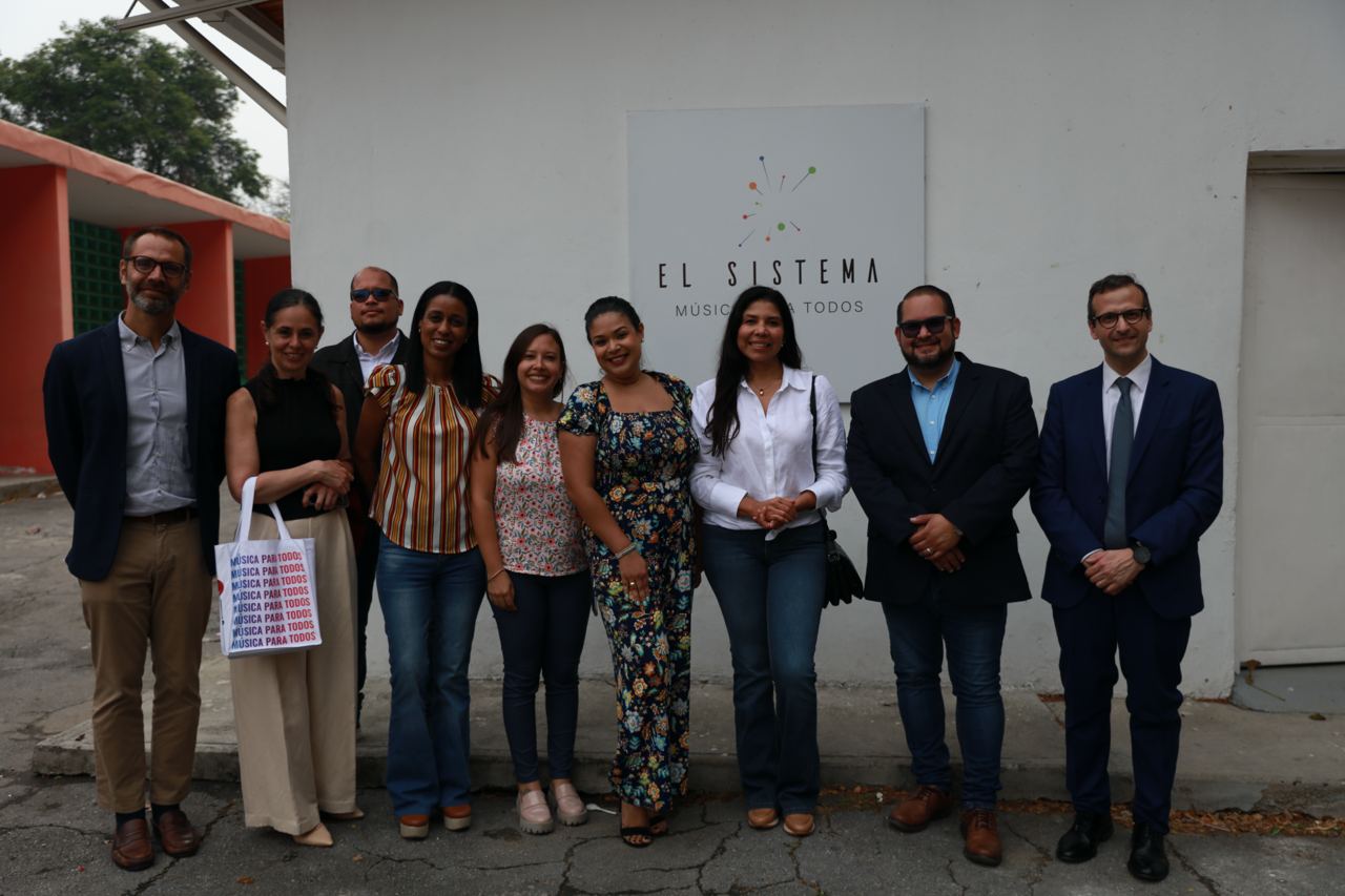 Representantes Internacionales De PNUD Visitaron El Centro Académico Regional 23 De Enero