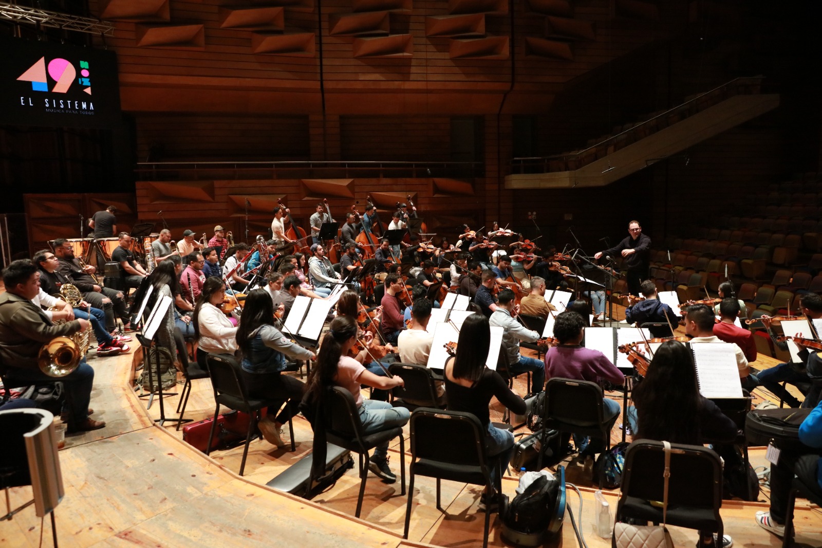 El Sistema Compite En Los Latín Grammy Con Una Producción Hecha En Casa