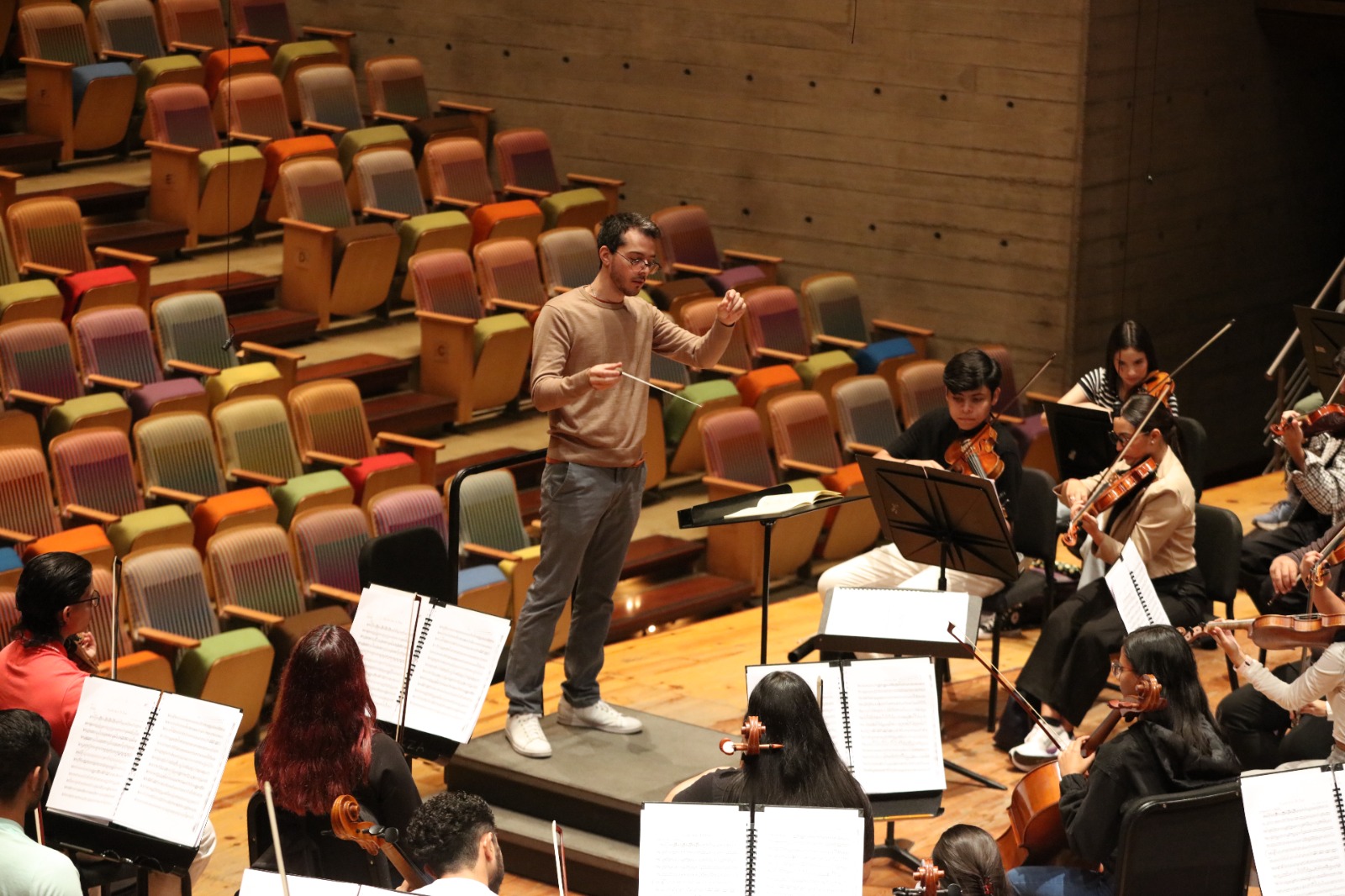 Mozart, Chopin Y Laya Sonarán Este Domingo Bajo La Batuta De Andrés David Ascanio