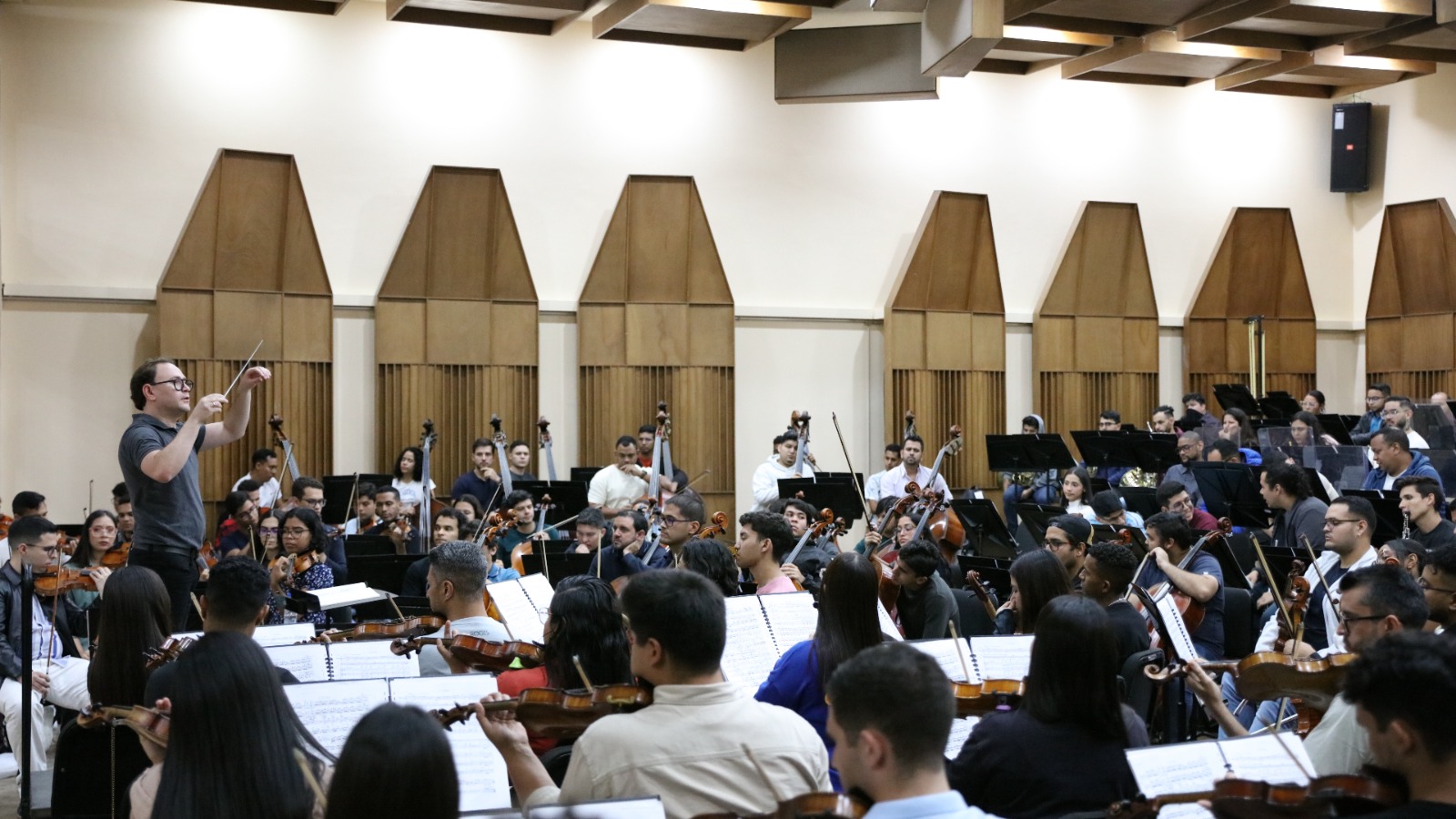 Orquesta Sinfónica Simón Bolívar De Venezuela.