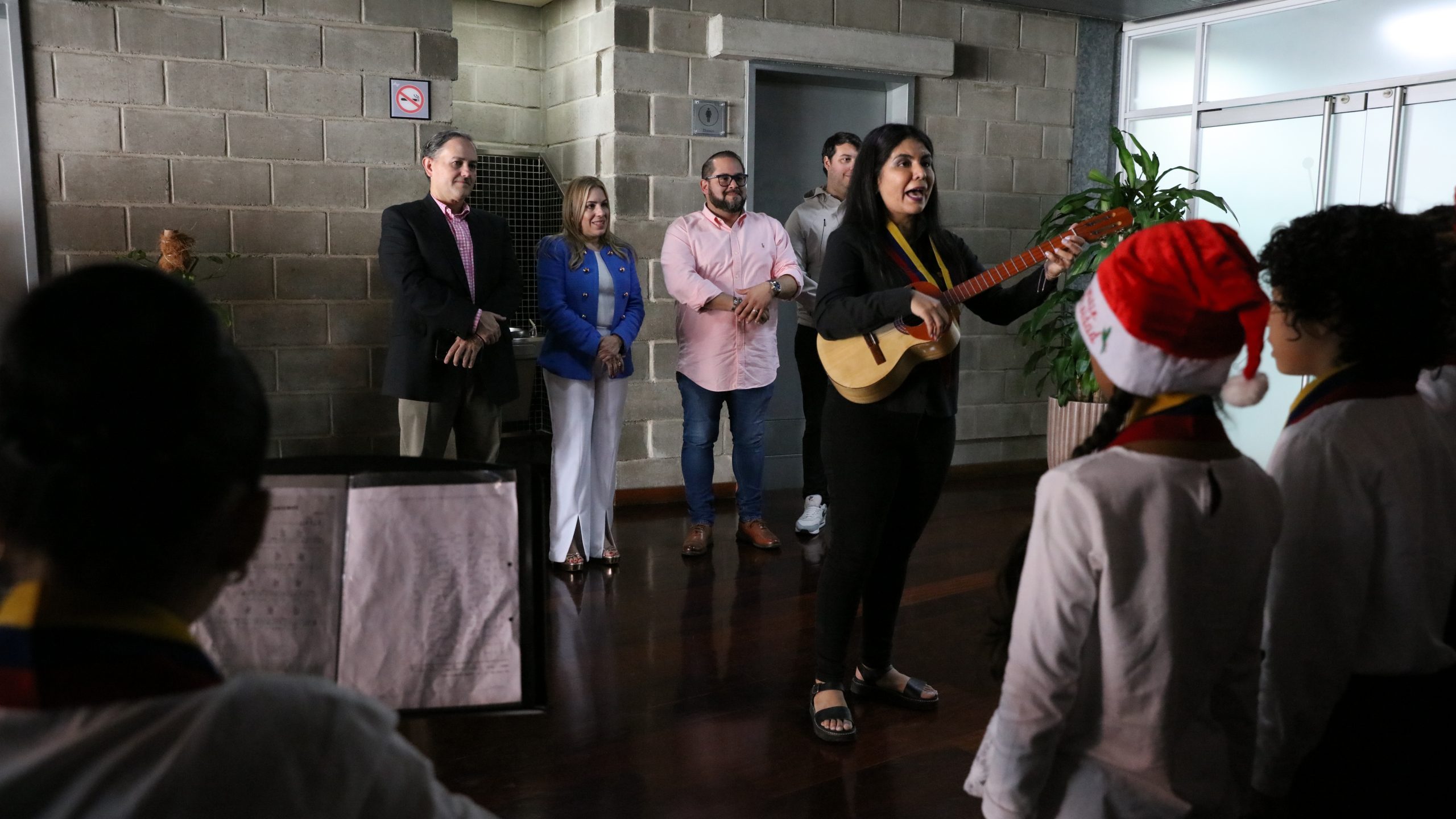 Donacion De Juguetes El Sistema Y Caveju (3)