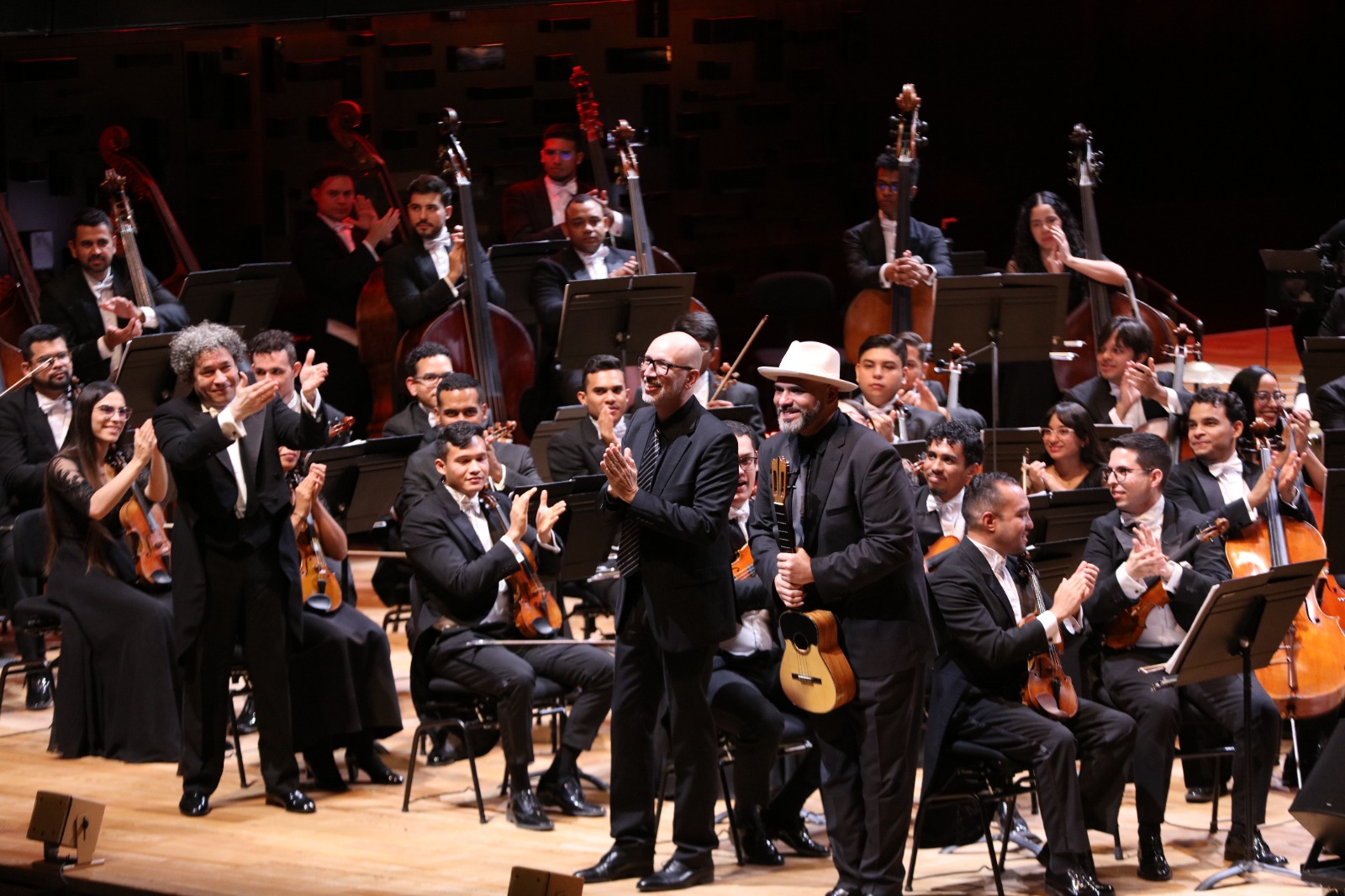 5 PHILHARMONIE PARIS GONZALO GRAU Y JORGE GLEM