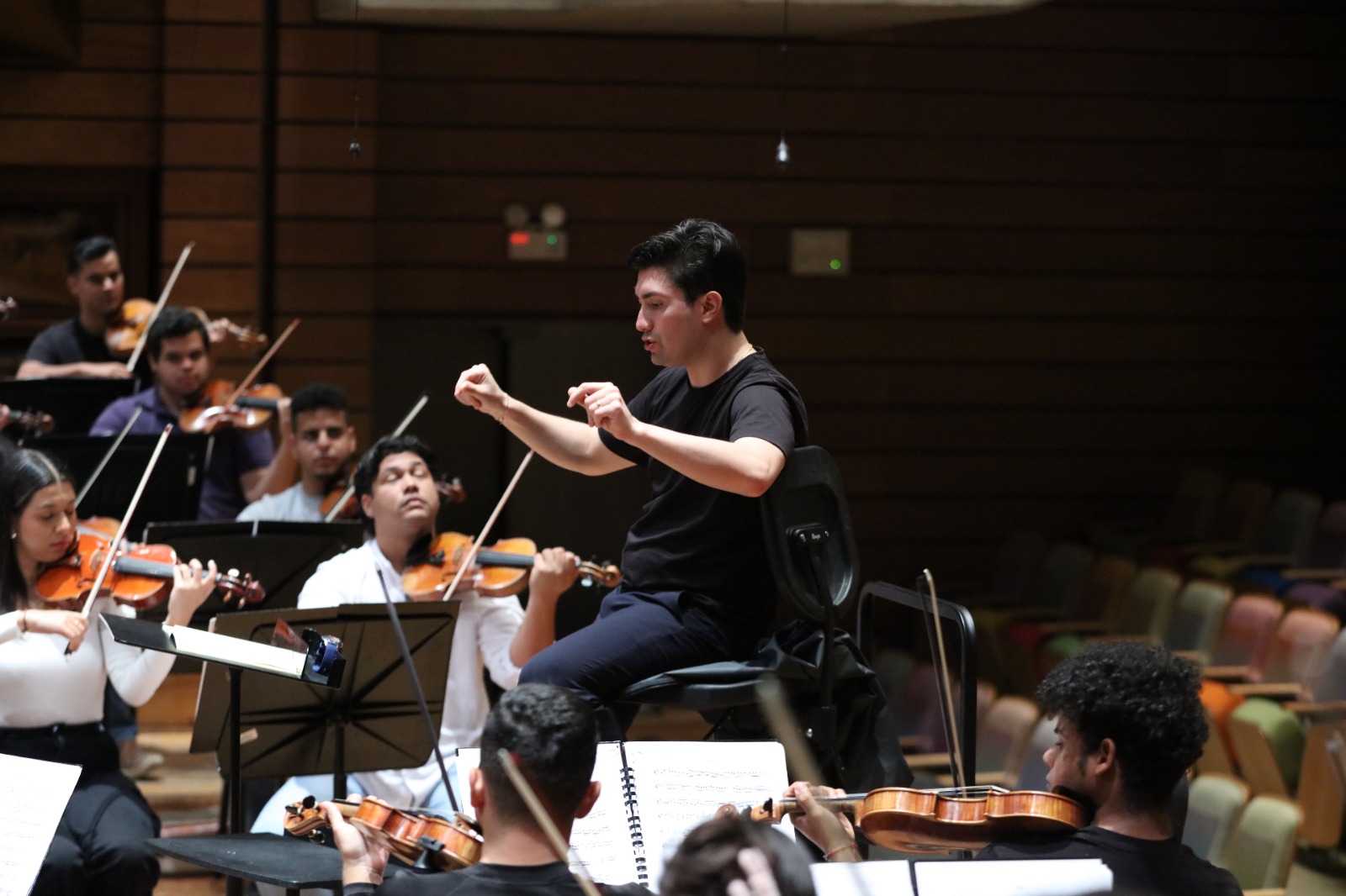 DIRECTOR RODOLFO BARRÁEZ, ORQUESTA JUAN JOSÉ LANDAETA