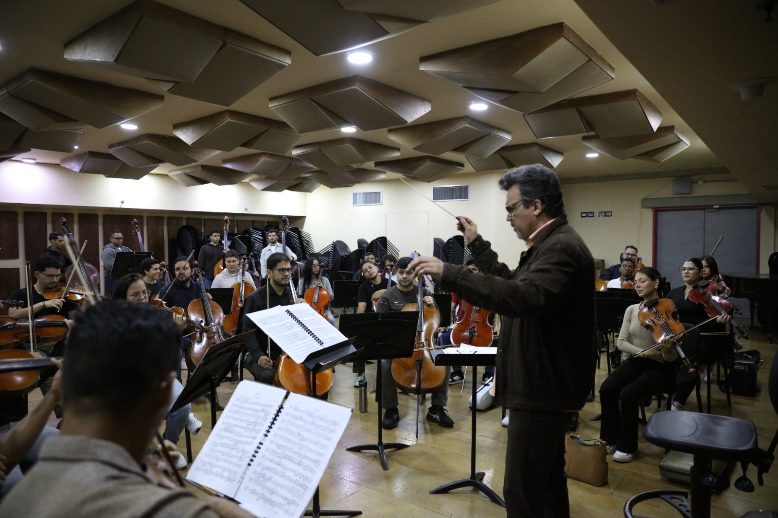 Director Luis Miguel González (2)