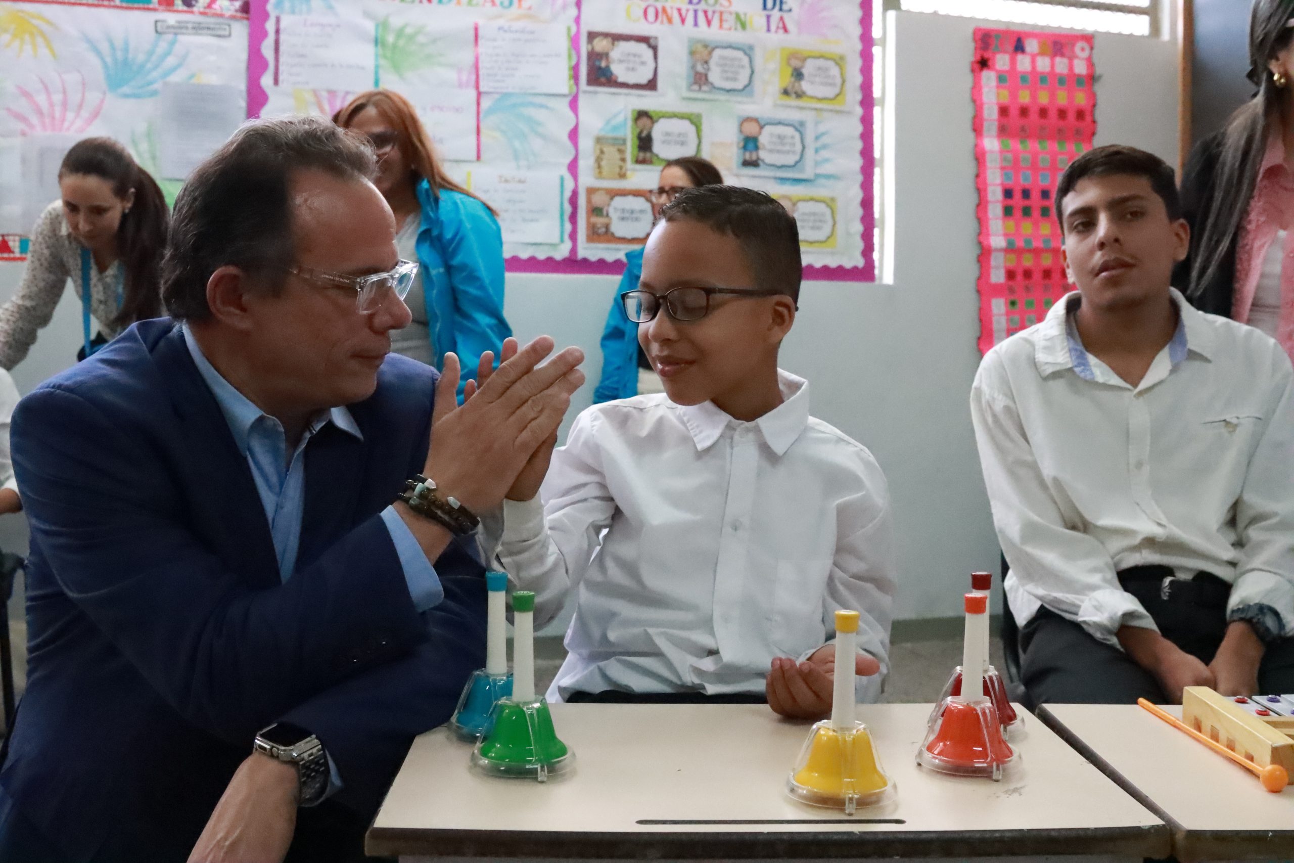 El Nuevo Representante De La UNICEF-Venezuela, Manuel Rodríguez Pumarol, Se Contagió Del Talento De Los Niños De El Sistema