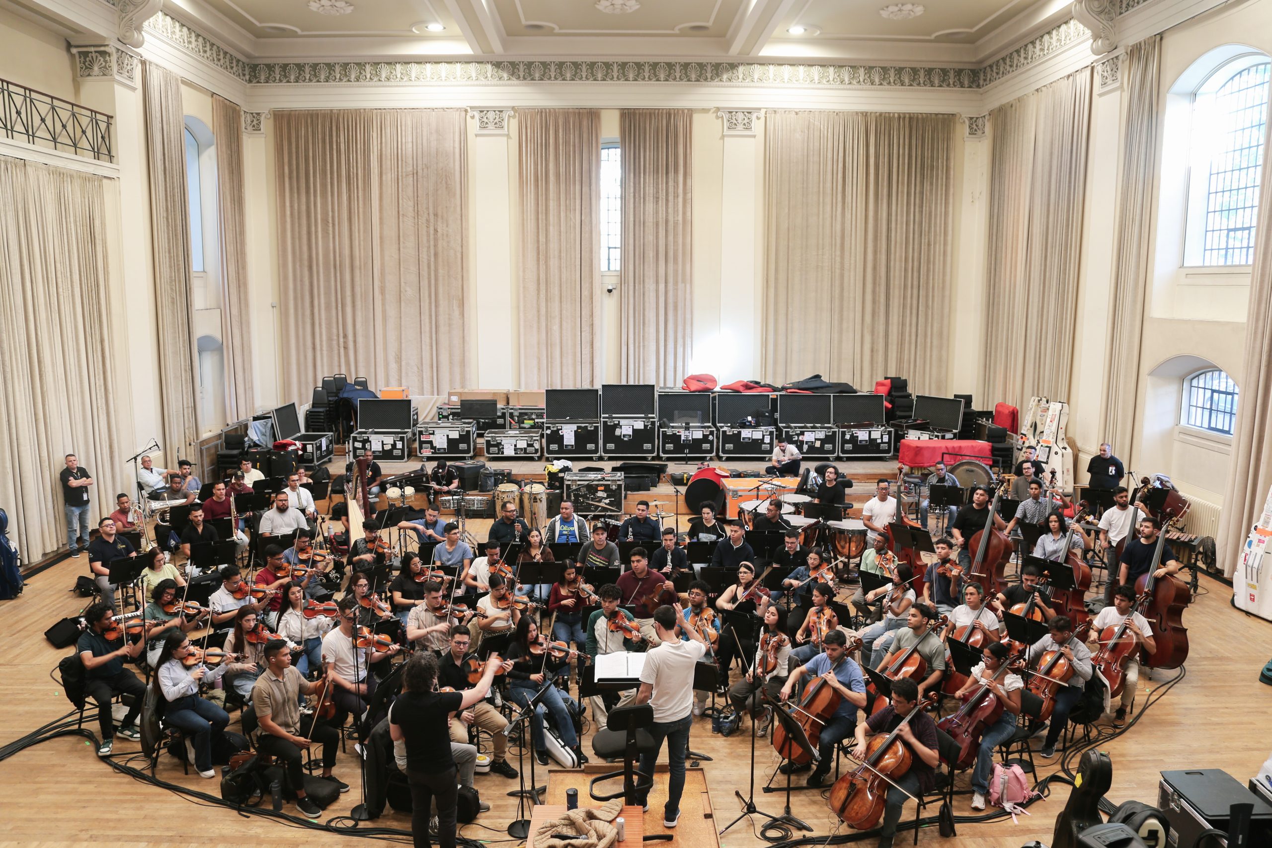 La Orquesta Sinfónica Simón Bolívar De Venezuela Alcanza Un Momento Histórico Al Presentarse Con Coldplay