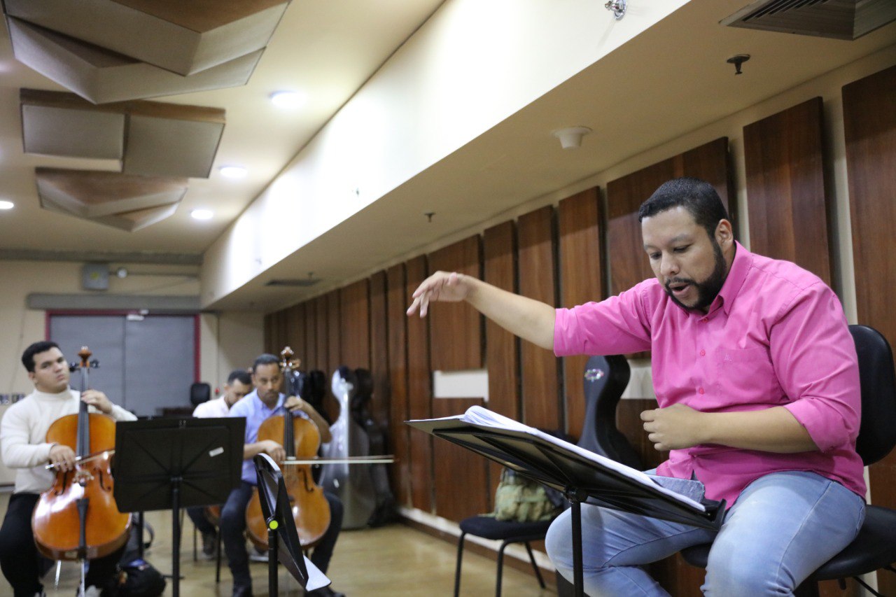 2. CARLOS OMAÑA – ORQUESTA BARROCA SIMÓN BOLÍVAR