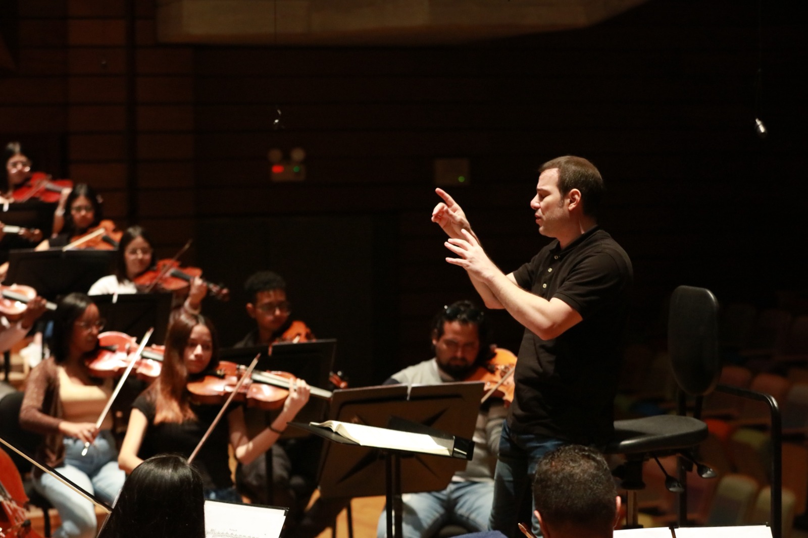 2.1 SINFÓNICA SIMÓN BOLÍVAR DE VENEZUELA Y JOSHUA DOS SANTOS