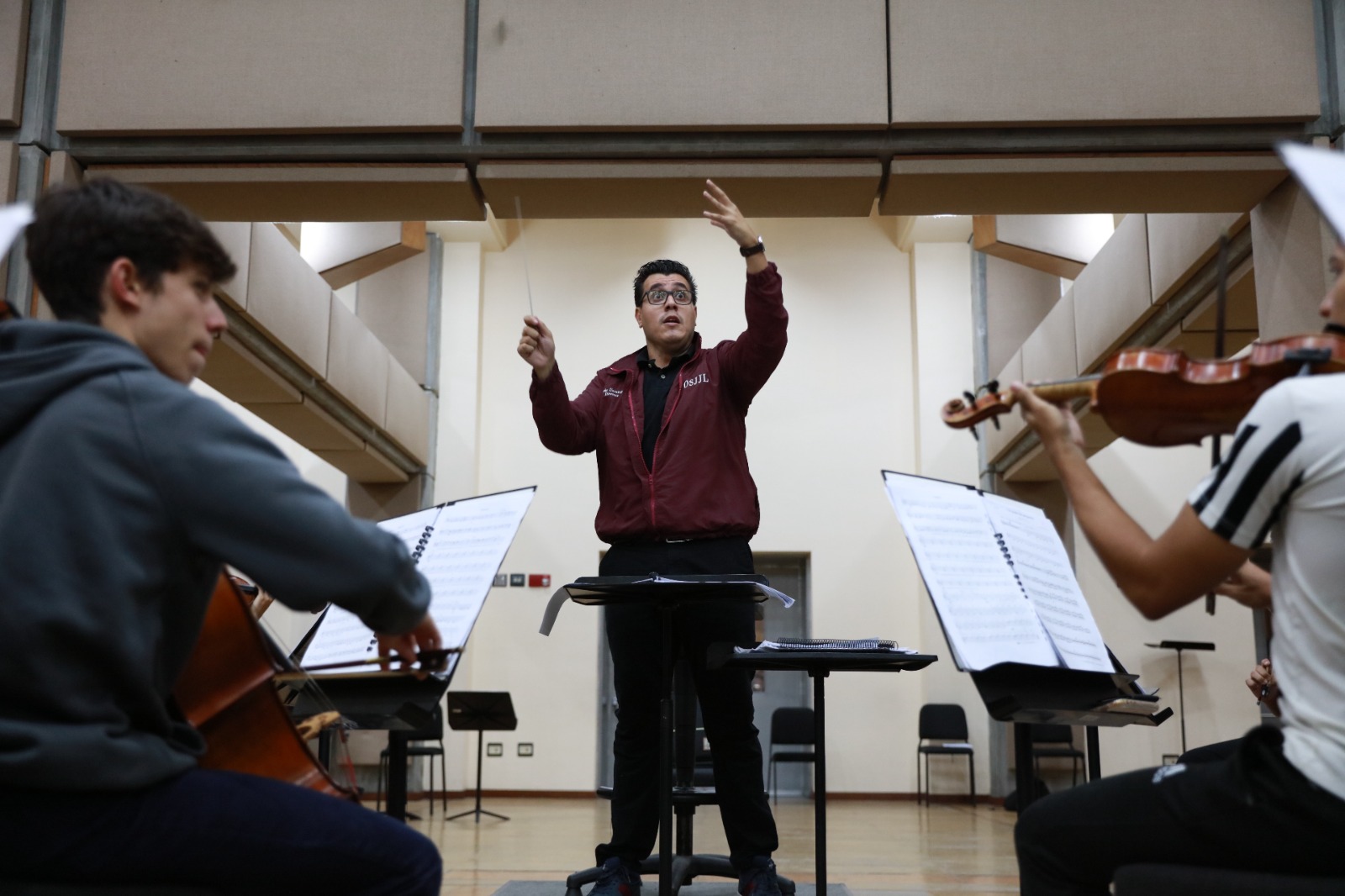 3. DIRECTOR JESÚS UZCÁTEGUI