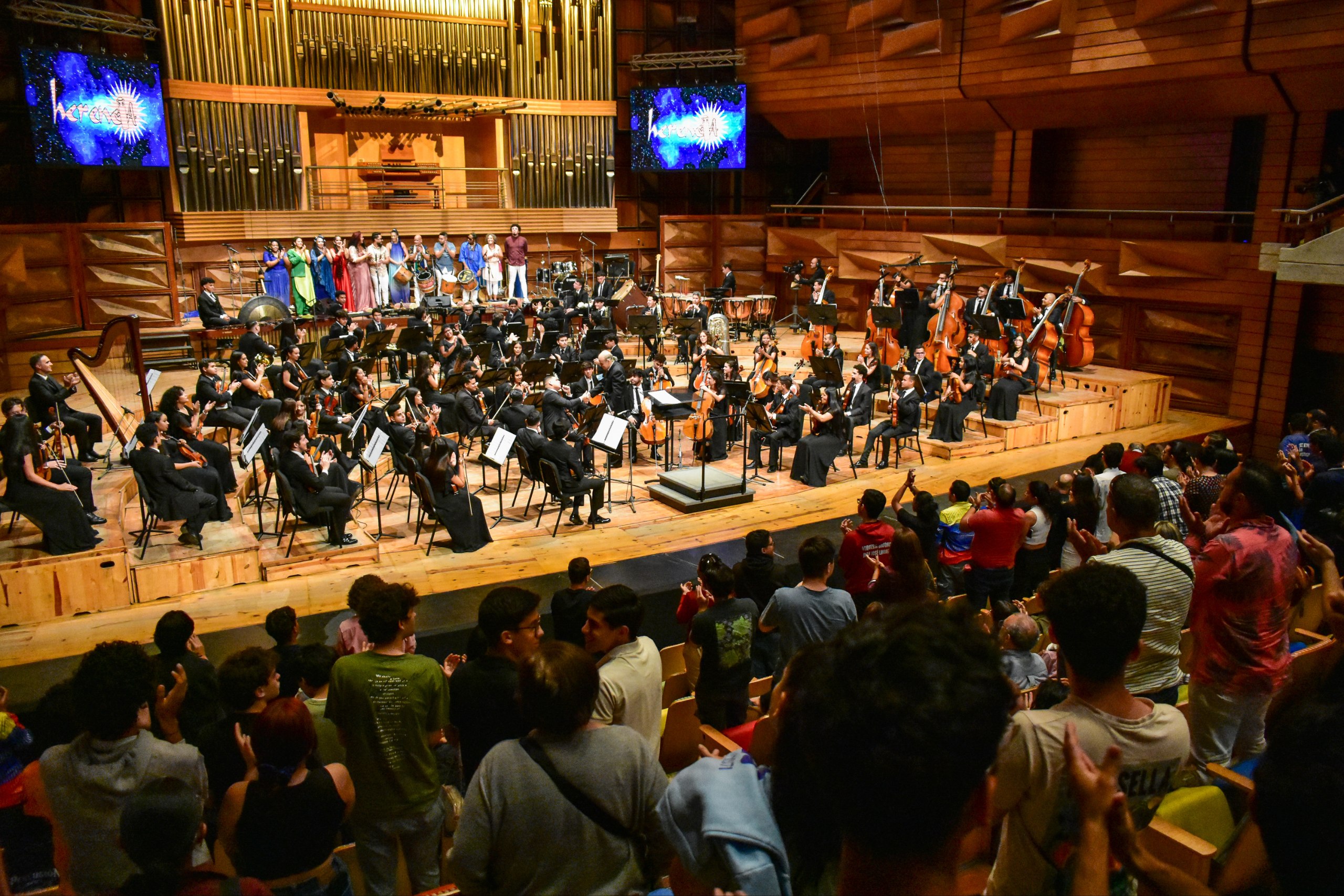 ORQ. SINFÓNICA JUAN JOSÉ LANDAETA GRUPO HERENCIA Créditos Fotos @nagaru.foto