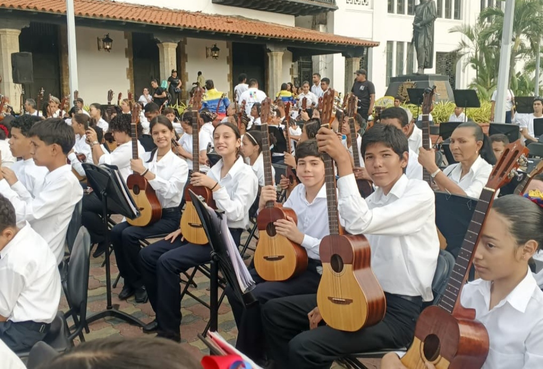 La Guaira Dia Del Cuatro (3)