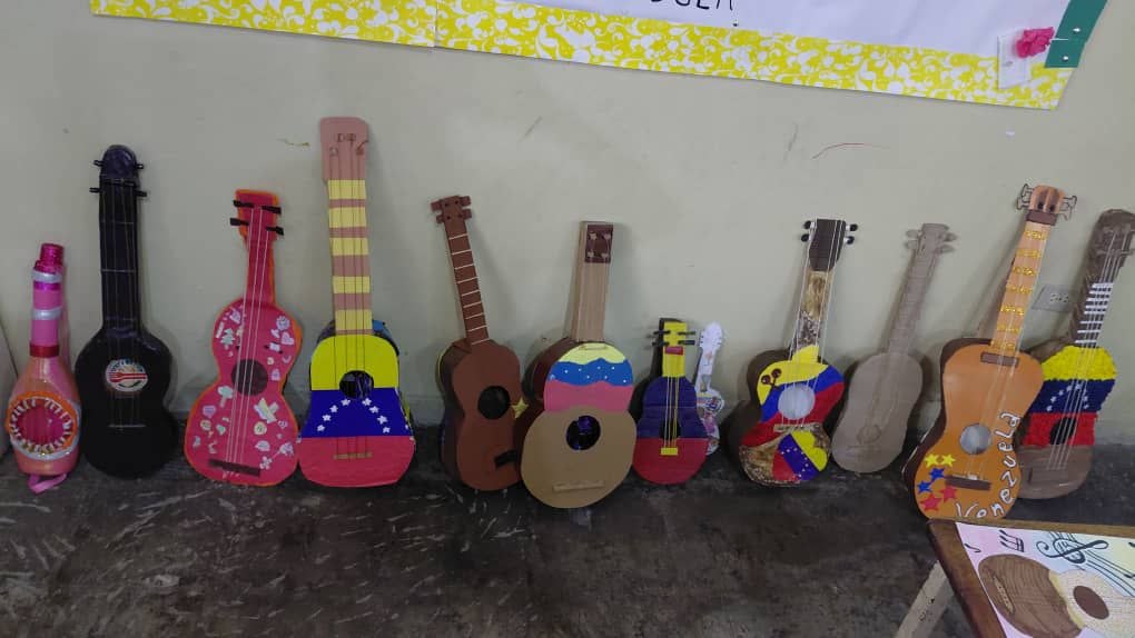 Alto Mirandinos Dia Del Cuatro (6)