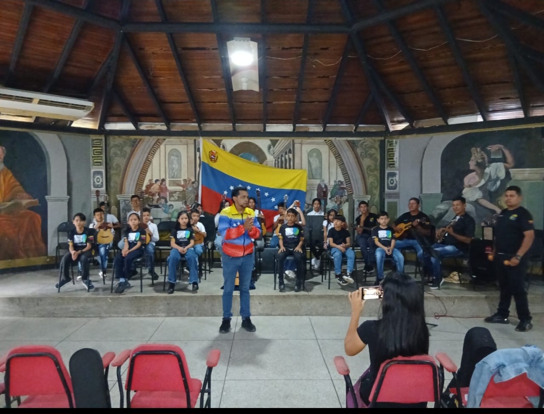 Merida Dia Del Cuatro (1)