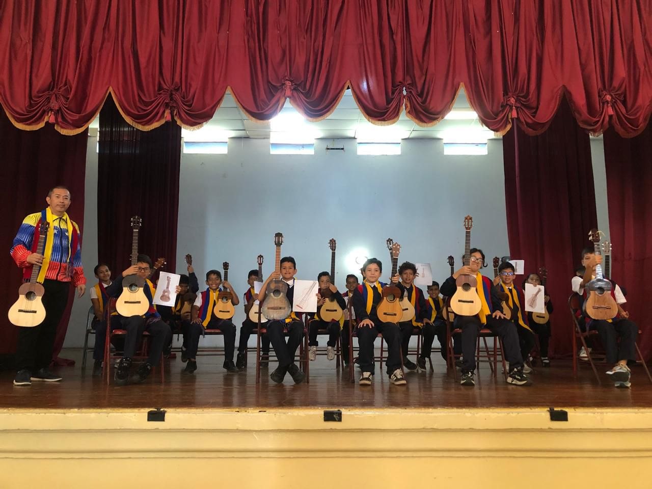 Merida Dia Del Cuatro (1)