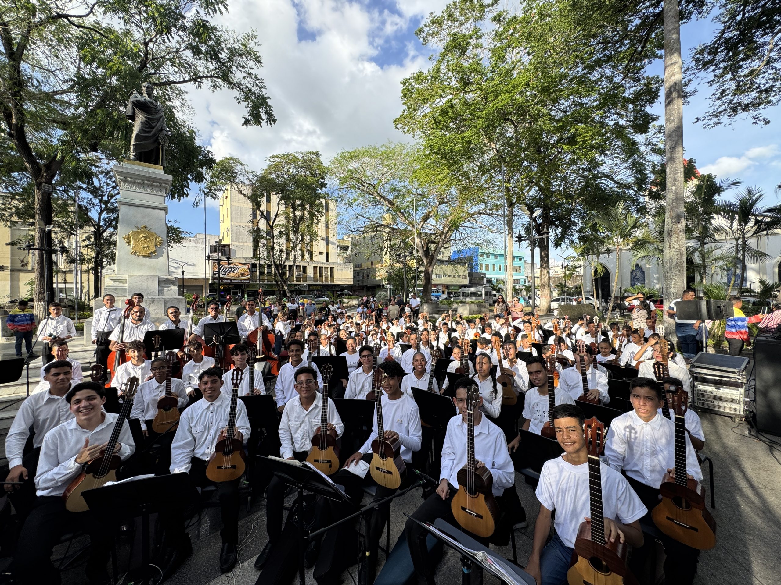 Monagas Dia Del Cuatro (3)