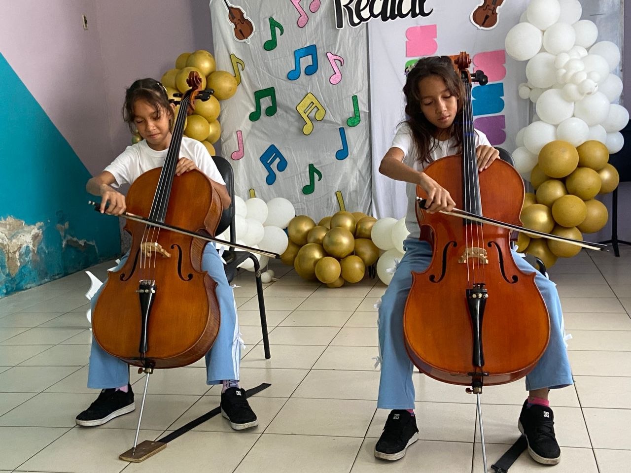 Photo 5048917134183959511 Y