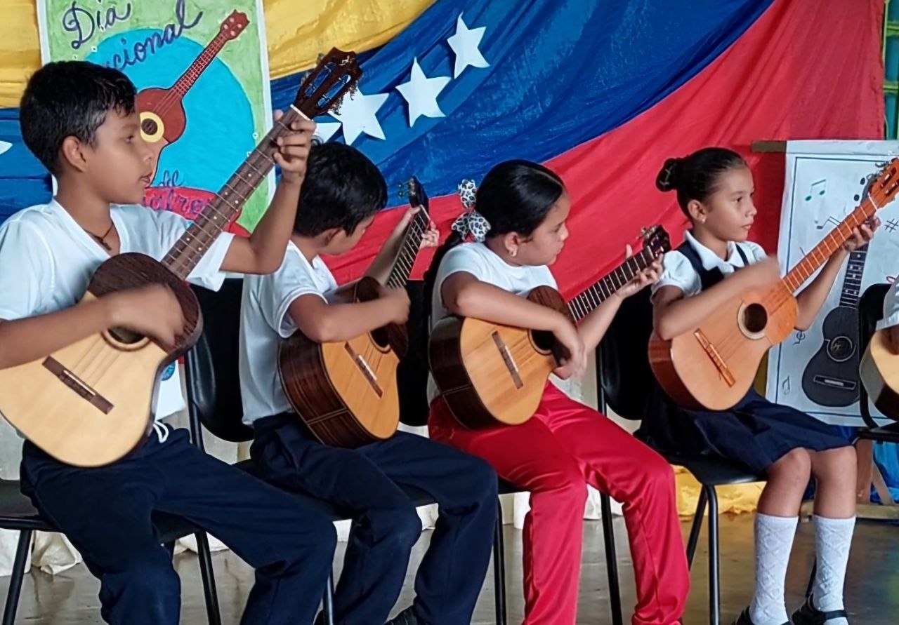 Portuguesa Dia Del Cuatro (2)