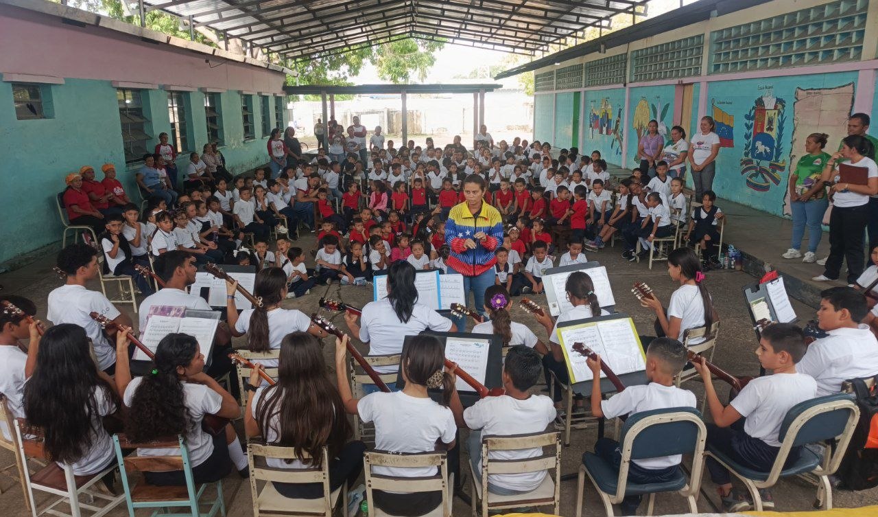 Portuguesa Dia Del Cuatro (5)